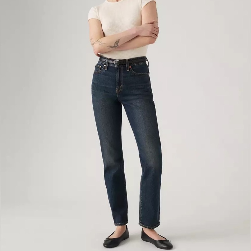 Levi’s Wedgie Slim Fit Darkest Blue Navy Wash Size 26 & 28” Inseam Ankle Cropped